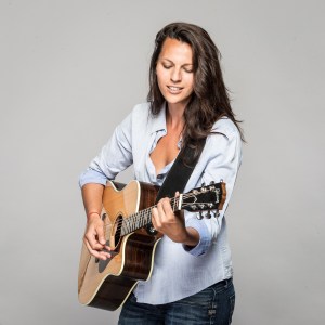 Aude Henneville pic 4